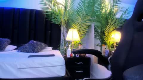 Snapshot of valeri_tafur chatting on 09.29.25 valeri_tafur online show from 09.29.25