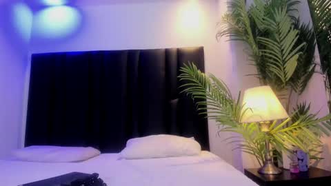 Snapshot of valeri_tafur chatting on 10.30.25 valeri_tafur online show from 10.30.25