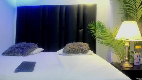 Snapshot of valeri_tafur chatting on 11.22.25 valeri_tafur online show from 11.22.25