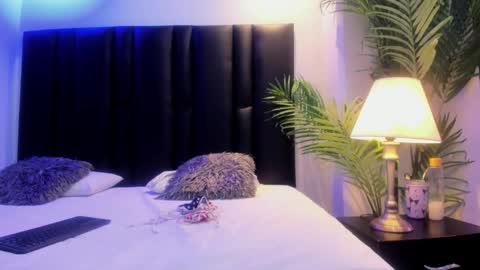 Snapshot of valeri_tafur chatting on 11.28.25 valeri_tafur online show from 11.28.25