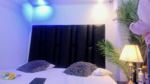 Snapshot of valeri_tafur chatting on 12.02.25 valeri_tafur online show from 12.02.25