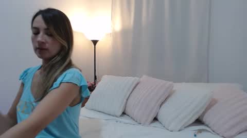 Snapshot of valeria__rosse chatting on 12.02.25 online show from 12.02.25