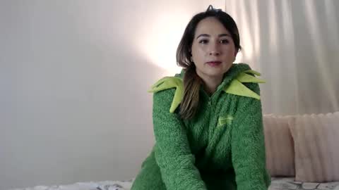 Snapshot of valeria__rosse chatting on 01.17.26 online show from 01.17.26