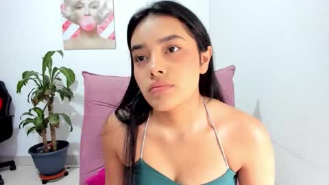 Snapshot of valeria_miller69 chatting on 10.22.25 valeria_miller69 online show from 10.22.25
