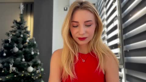 Snapshot of valeria_shydreamer chatting on 01.05.25 Valeria online show from 01.05.25