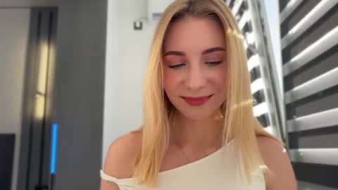 Snapshot of valeria_shydreamer chatting on 01.20.25 Valeria online show from 01.20.25