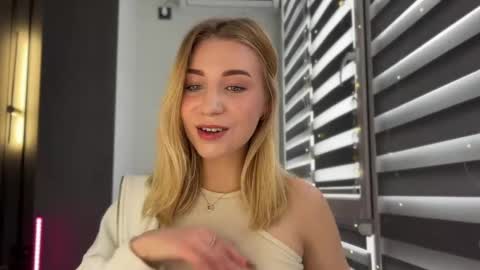 Snapshot of valeria_shydreamer chatting on 01.23.25 Valeria online show from 01.23.25