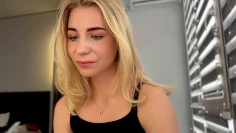 Snapshot of valeria_shydreamer chatting on 02.03.25 Valeria online show from 02.03.25