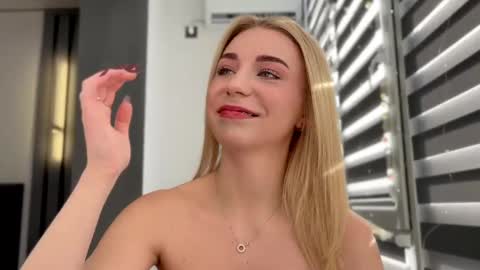 Snapshot of valeria_shydreamer chatting on 02.10.25 Valeria online show from 02.10.25