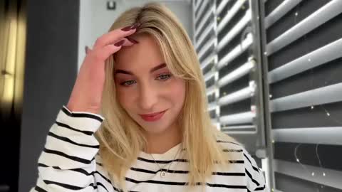 Snapshot of valeria_shydreamer chatting on 02.13.25 Valeria online show from 02.13.25