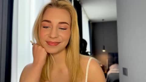 Snapshot of valeria_shydreamer chatting on 02.28.25 Valeria online show from 02.28.25