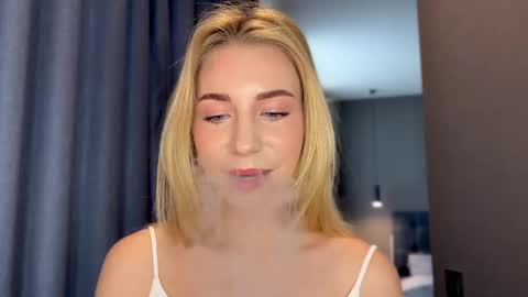 Snapshot of valeria_shydreamer chatting on 03.03.25 Valeria online show from 03.03.25