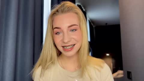 Snapshot of valeria_shydreamer chatting on 03.12.25 Valeria online show from 03.12.25