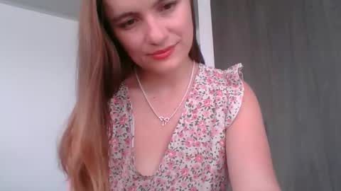 Snapshot of valeriafrannco chatting on 02.25.26 valeriafrannco online show from 02.25.26