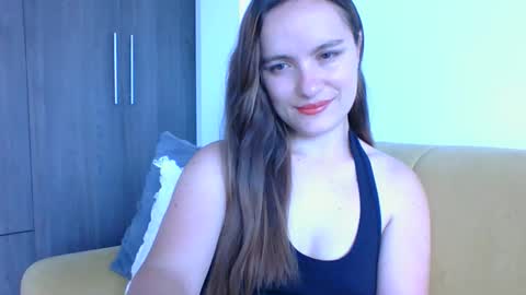 Snapshot of valeriafrannco chatting on 03.17.26 valeriafrannco online show from 03.17.26