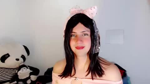 Snapshot of valeriagill_ chatting on 10.13.25 valeriagill_ online show from 10.13.25