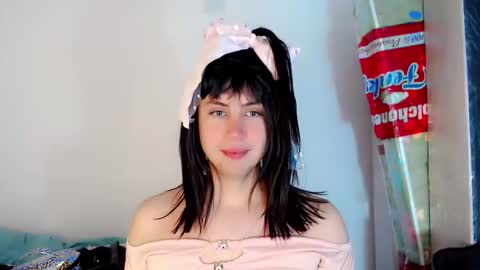 Snapshot of valeriagill_ chatting on 10.19.25 valeriagill_ online show from 10.19.25