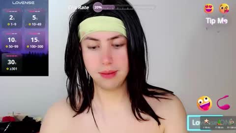 Snapshot of valeriagill_ chatting on 12.18.25 valeriagill_ online show from 12.18.25