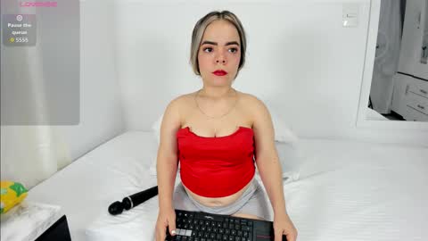 Snapshot of valerialoren chatting on 09.16.25 valerialoren online show from 09.16.25
