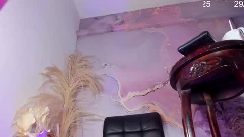 valeriaqueents21 online show from 10.29.25