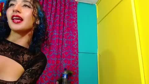 Snapshot of valerie_mase chatting on 02.11.25 vale online show from 02.11.25