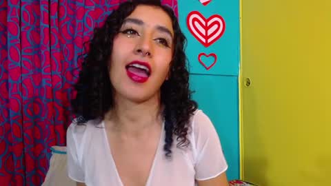 Snapshot of valerie_mase chatting on 02.21.25 vale online show from 02.21.25