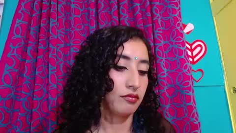 Snapshot of valerie_mase chatting on 03.07.25 vale online show from 03.07.25
