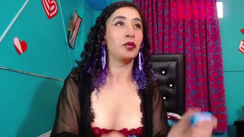 Snapshot of valerie_mase chatting on 09.16.25 vale online show from 09.16.25