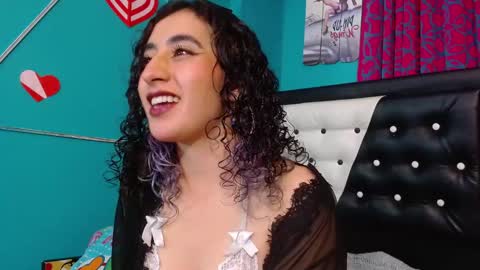 Snapshot of valerie_mase chatting on 10.17.25 vale online show from 10.17.25