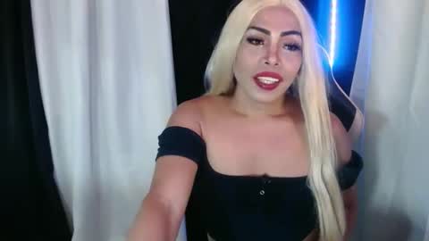 Snapshot of valerie_sensual chatting on 01.06.25 valerie_sensual online show from 01.06.25