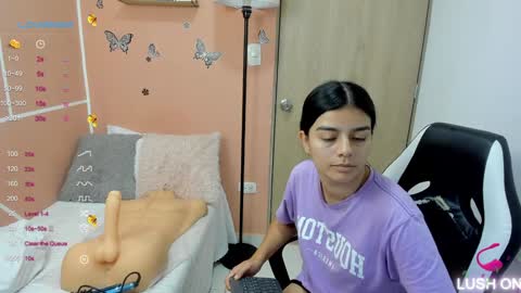 Snapshot of valerihouse chatting on 12.31.24 Juli C online show from 12.31.24