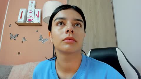 Snapshot of valerihouse chatting on 01.20.25 Juli C online show from 01.20.25