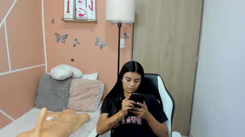 Snapshot of valerihouse chatting on 02.01.25 Juli C online show from 02.01.25