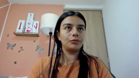 Snapshot of valerihouse chatting on 02.03.25 Juli C online show from 02.03.25