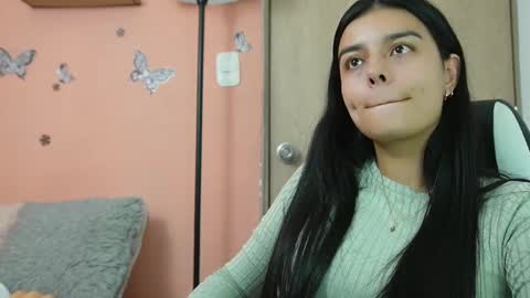 Snapshot of valerihouse chatting on 03.01.25 Juli C online show from 03.01.25