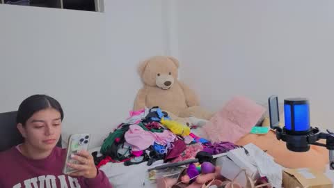 Snapshot of valerihouse chatting on 11.26.25 Juli C online show from 11.26.25