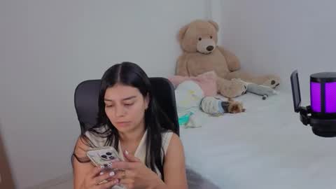 Snapshot of valerihouse chatting on 11.27.25 Juli C online show from 11.27.25