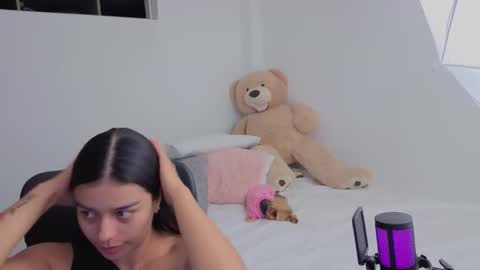 Snapshot of valerihouse chatting on 12.14.25 Juli C online show from 12.14.25