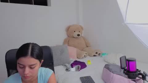 Snapshot of valerihouse chatting on 01.13.26 Juli C online show from 01.13.26