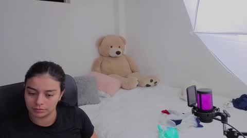 Snapshot of valerihouse chatting on 01.14.26 Juli C online show from 01.14.26