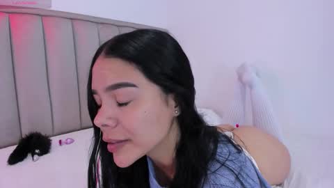 Snapshot of valery__nova chatting on 10.08.25 Cris online show from 10.08.25