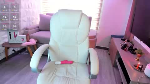 Snapshot of valery__se chatting on 11.19.25 Valery se online show from 11.19.25