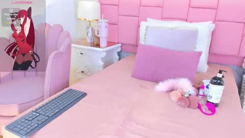 Snapshot of valery_fox___ chatting on 09.17.25 Valery online show from 09.17.25