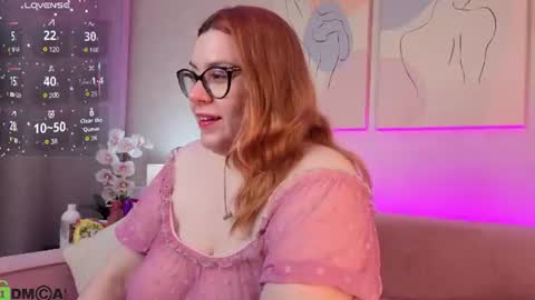 Snapshot of valery_grand chatting on 06.17.26 Valery online show from 06.17.26