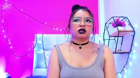 Snapshot of valery_stars chatting on 03.05.25 Valery online show from 03.05.25