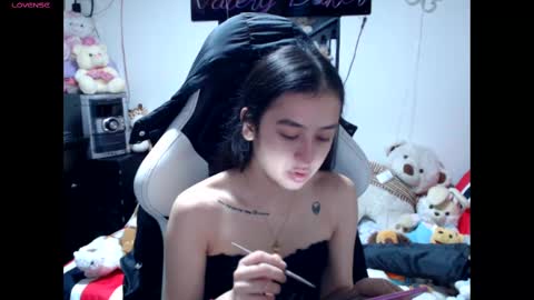 Snapshot of valerybaker1 chatting on 10.27.25 B V Naughty online show from 10.27.25