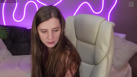 Snapshot of valerymurr chatting on 10.12.25 V A L E R Y M U R online show from 10.12.25