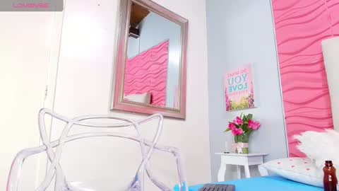Snapshot of valerynbrown chatting on 01.24.25 valery online show from 01.24.25