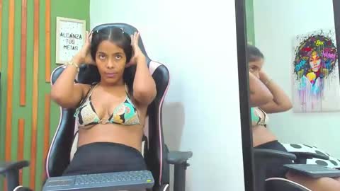 Snapshot of valerynbrown chatting on 03.02.25 valery online show from 03.02.25