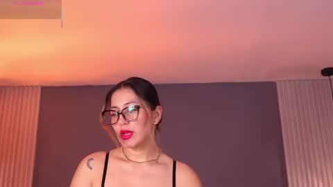 Snapshot of valerynova chatting on 06.27.26 Carla online show from 06.27.26